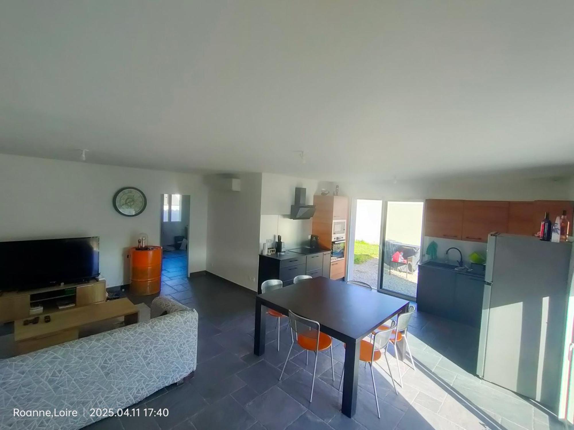 Chambre Dans Maison Plain-Pied Moderne Roanne Buitenkant foto