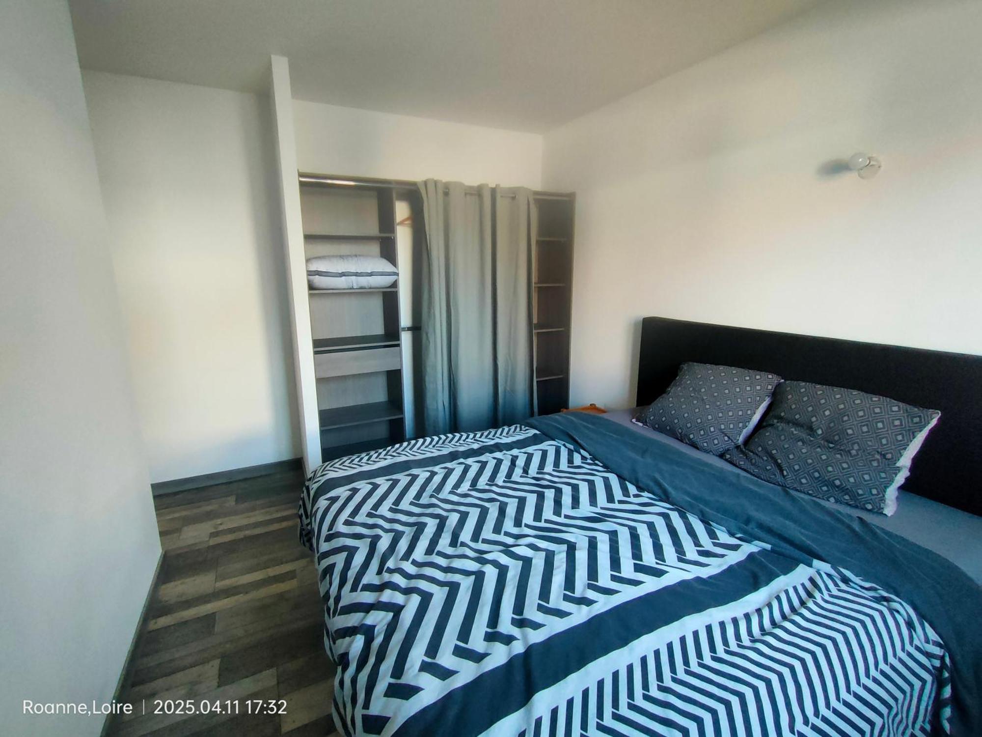 Chambre Dans Maison Plain-Pied Moderne Roanne Buitenkant foto